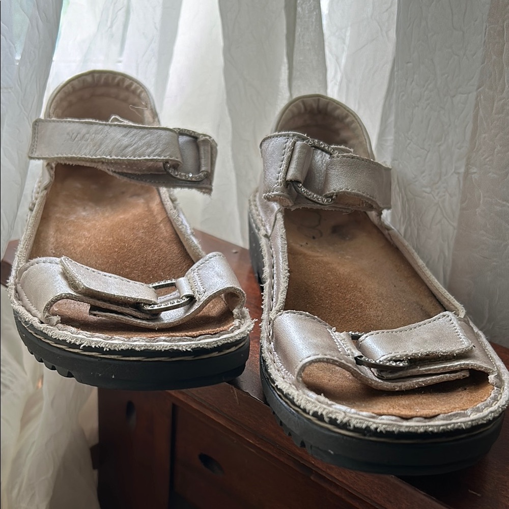Naot Metallic Silver Sandals: Like new